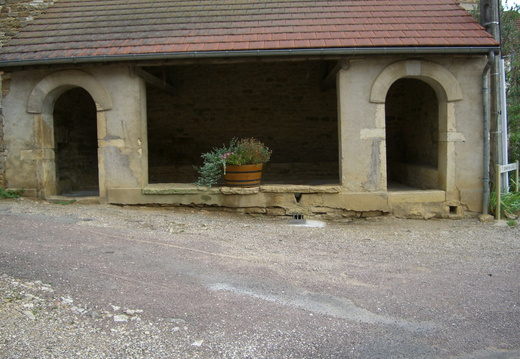 15 Ancien lavoir 1 à St Romain (21)