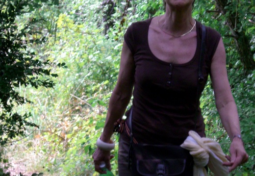 anielle M. est heureuse de marcher 09aou09
