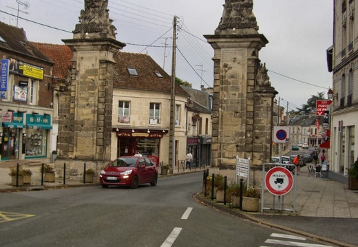 porte de Paris à Crépy en Valois (60)