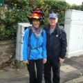Le Président et une randonneuse au beau chapeau