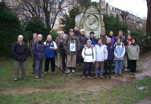 1er février 2014 devant le monument de  Corot