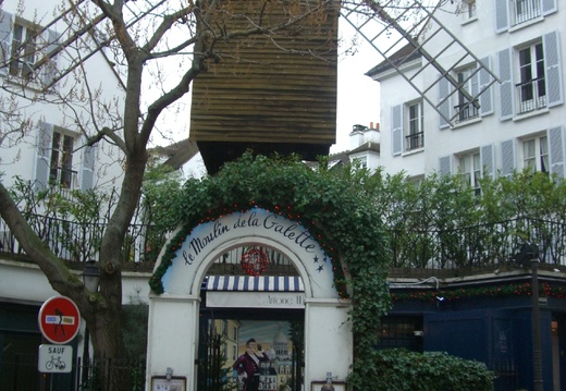 5819 ....et l'entrée du restaurant