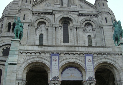 5836 la Basilique du Sacré Coeur à Montmartre