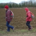Le vent est frais & le sentier est boueux