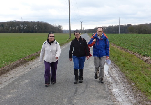 13-On est reparti en appréciant une route goudronnée.P1070046