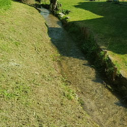 Au fil de L'Eau qui brille